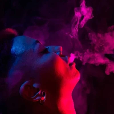 ¿Pueden los cigarrillos electrónicos provocar líquido en los pulmones?